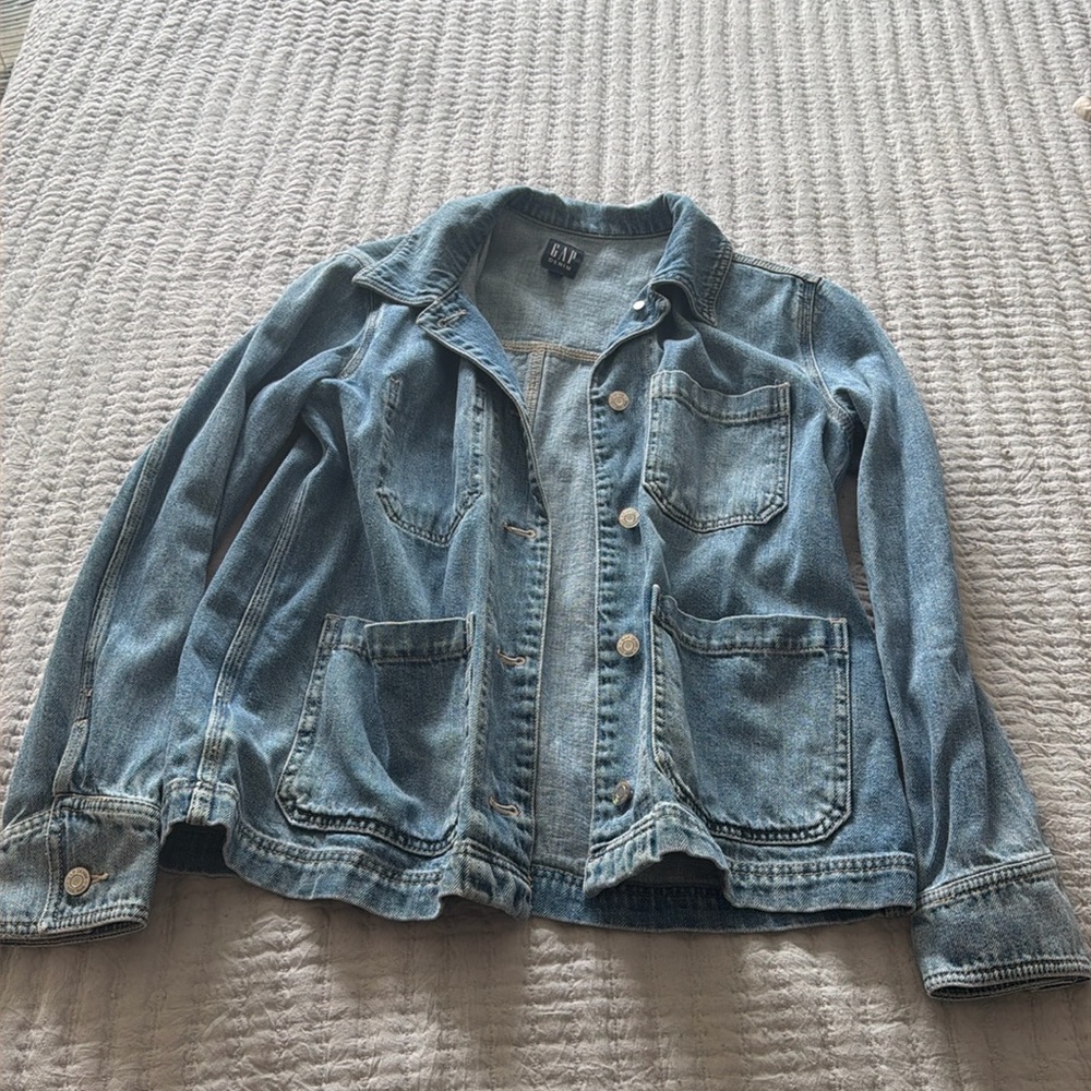 Gap jean jacket size small